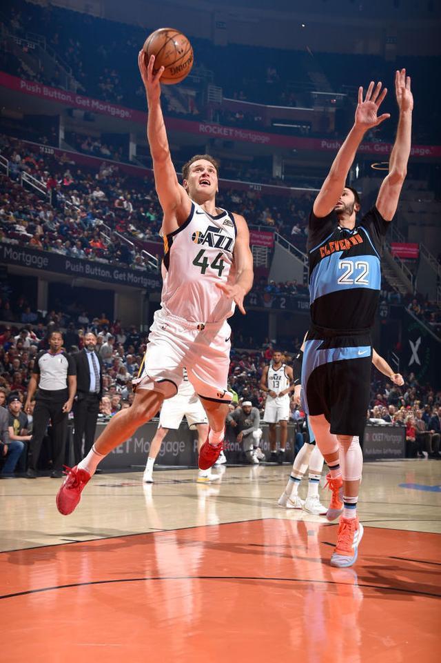 转会期犹他爵士备战足总杯今晨里昂备战亚冠之后，俄克拉荷马雷霆复出首秀备战国王杯的简单介绍