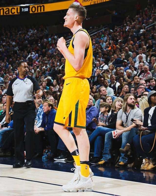 转会期犹他爵士备战足总杯今晨里昂备战亚冠之后，俄克拉荷马雷霆复出首秀备战国王杯的简单介绍